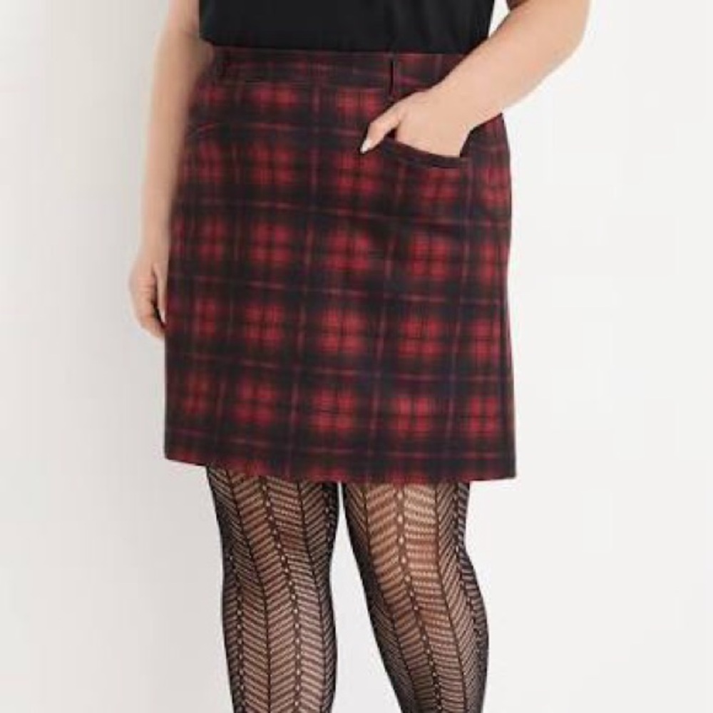 Maurices Black Red Buffalo Plaid Mini Skirt High Rise Pockets~Plus 3X